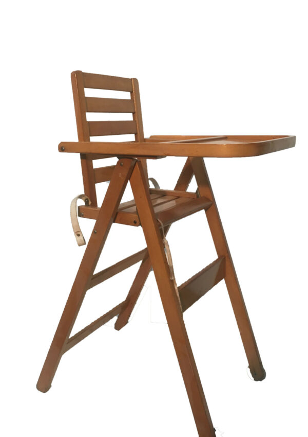 Antieke kinderstoel