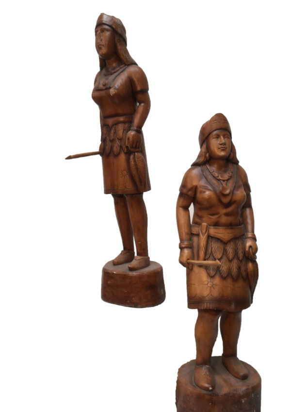 Houten indianen beelden